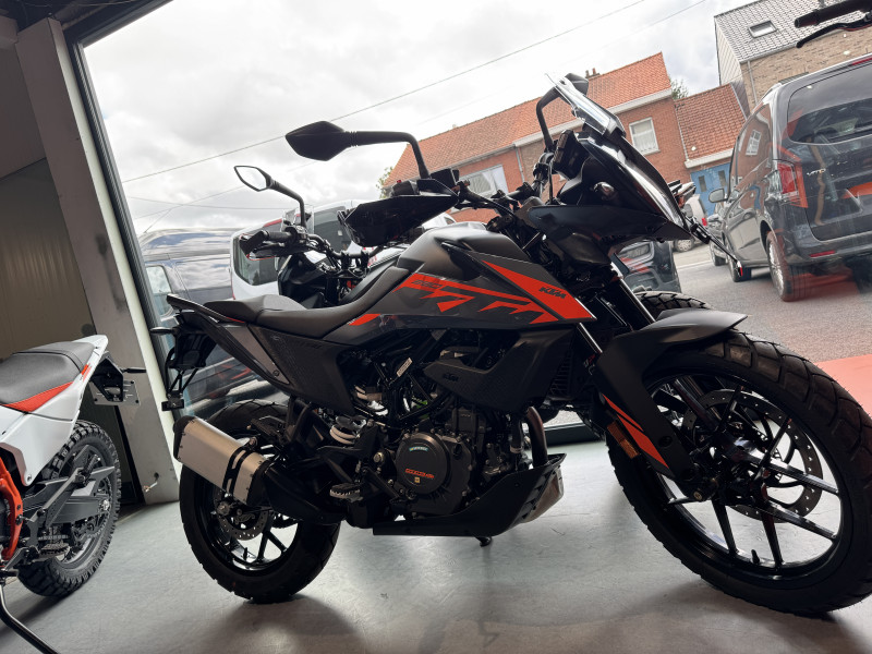 390 Adventure 