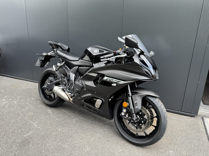 R7