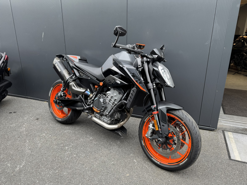 890 Duke