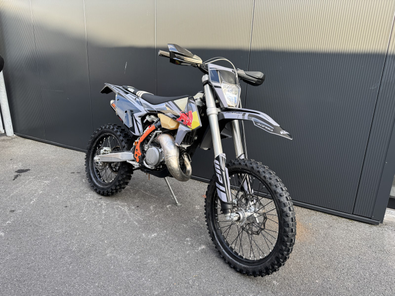 EXC 125