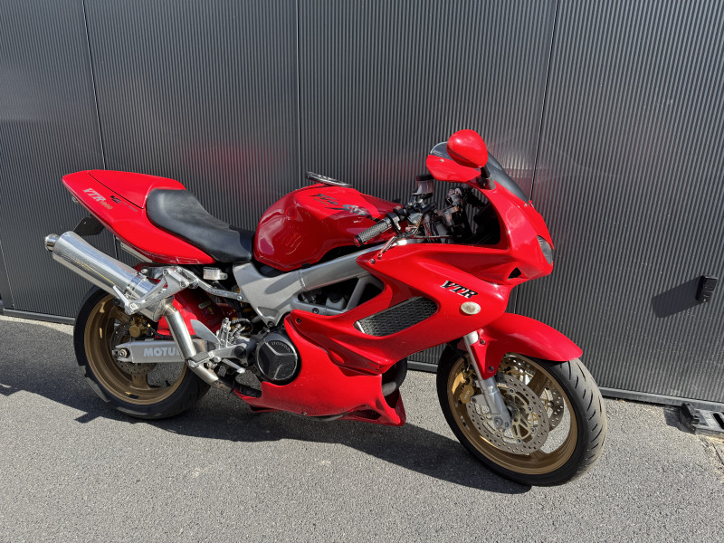 VTR 1000F